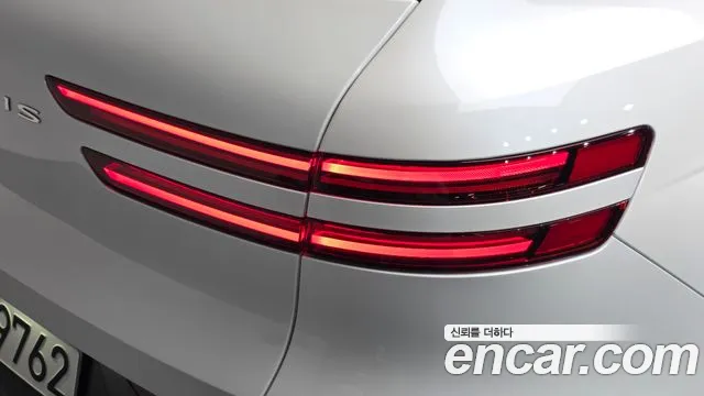 Genesis GV70 — Фото автомобиля 8