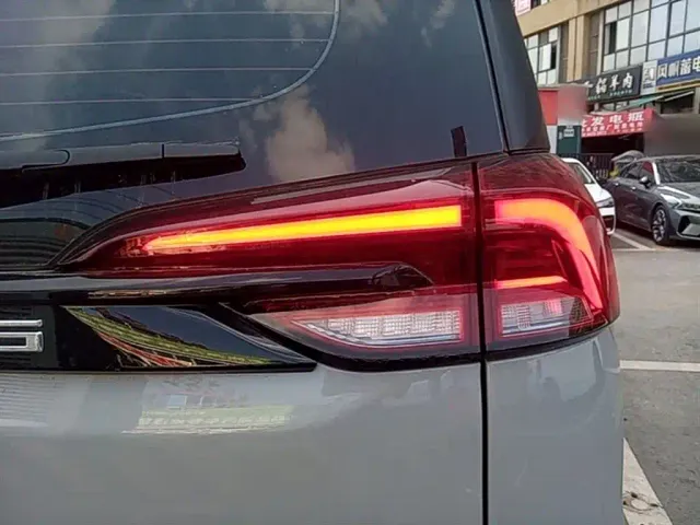 Maxus G50 PHEV — Фото автомобиля 7