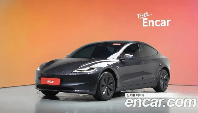 Фотография автомобиля — Tesla Model 3