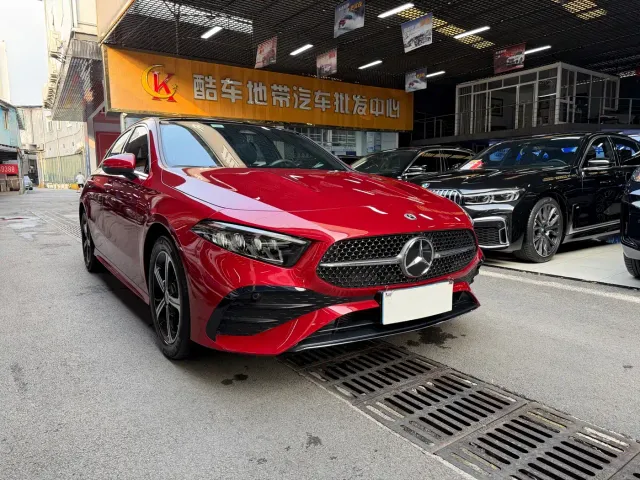 Mercedes-Benz A-Class — Фото автомобиля 3