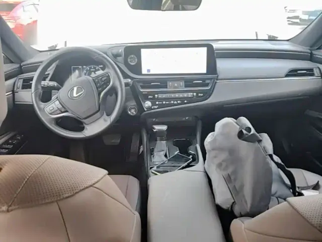 Lexus ES — Фото автомобиля 9