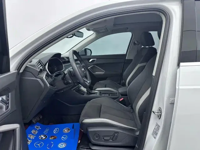 Audi Q3 — Фото автомобиля 12