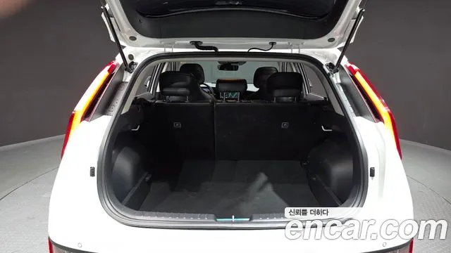 Kia Niro — Фото автомобиля 26