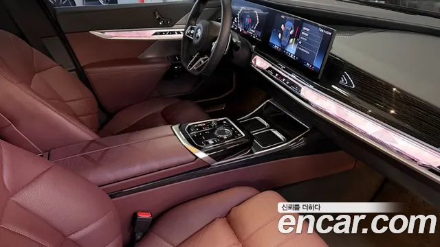 BMW 7-Series 7 серия (G70) 740i xDrive M Sport — Фото автомобиля 16