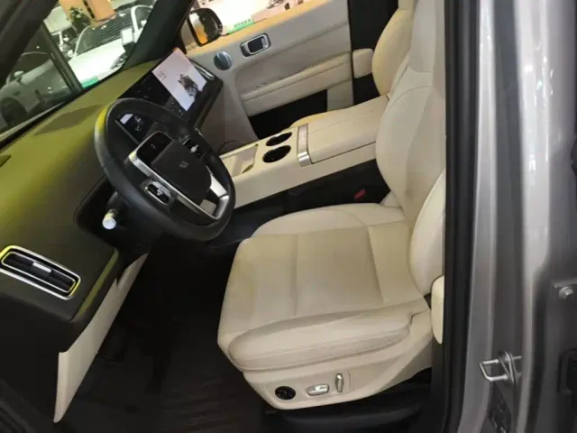 Li Auto Li Auto L6 2024 Pro — Фото автомобиля 14