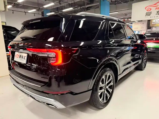 Ford Explorer — Фото автомобиля 20