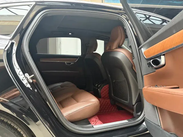 Volvo S90 — Фото автомобиля 10