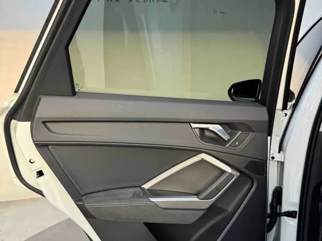 Audi Q3 — Фото автомобиля 30