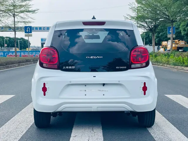 Roewe Clever — Фото автомобиля 6