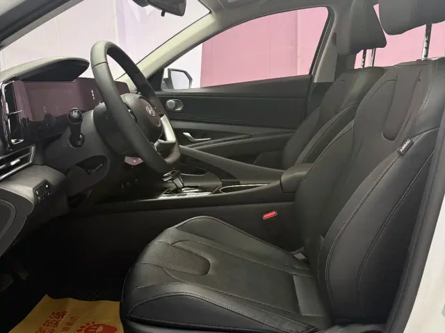 Hyundai Elantra — Фото автомобиля 7