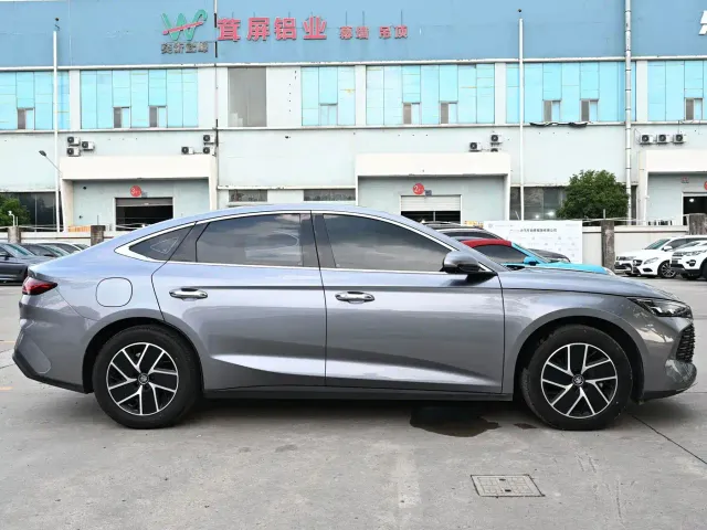 BYD Qin L — Фото автомобиля 4