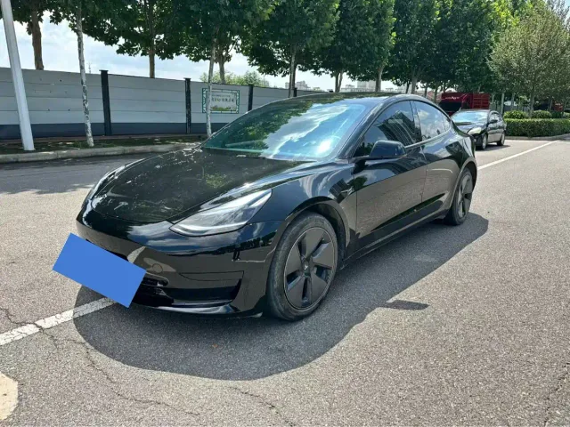 Фотография автомобиля — Tesla Model 3