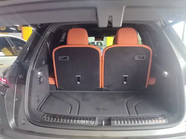 Li Auto L8 — Фото автомобиля 18