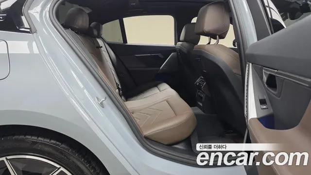 BMW 5 Series G60 — Фото автомобиля 17