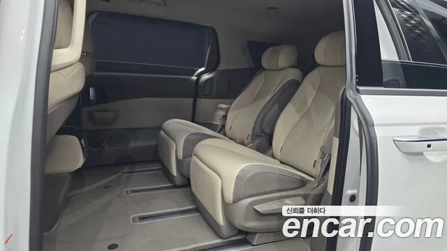 Kia Carnival — Фото автомобиля 17
