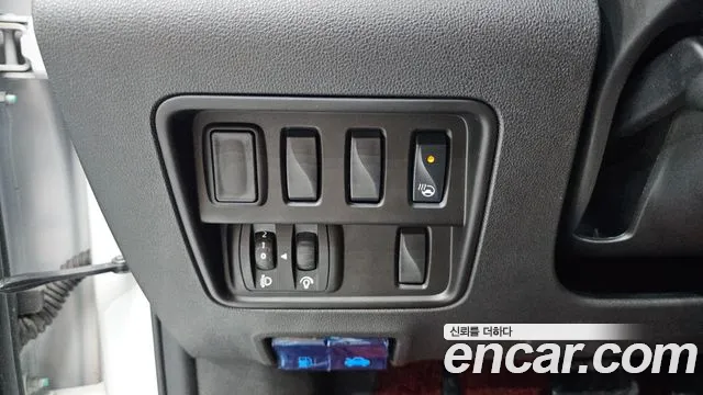 Renault-KoreaSamsung QM6 Новый QM6 Quest 2.0 LPe LE 2WD — Фото автомобиля 16