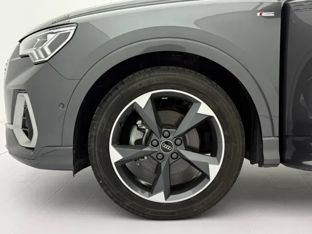 Audi Q3 — Фото автомобиля 23