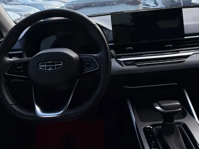 Geely Emgrand — Фото автомобиля 7