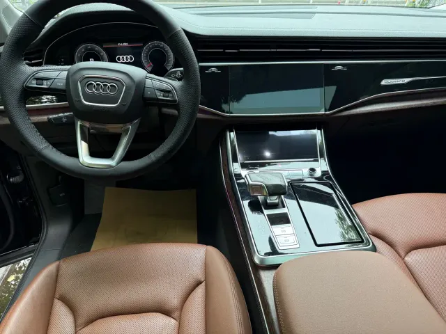 Audi Q7 — Фото автомобиля 7
