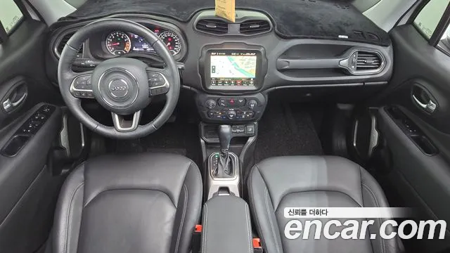 Jeep Renegade — Фото автомобиля 7