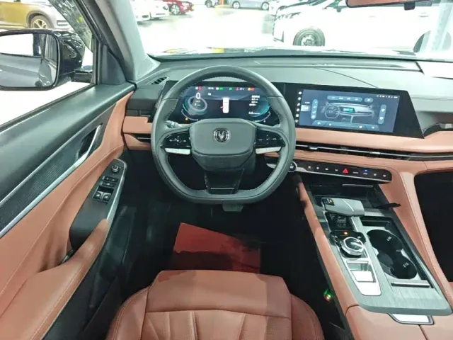Changan CS75 Plus — Фото автомобиля 10