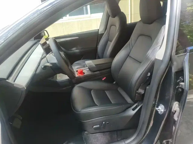 Tesla Model Y — Фото автомобиля 14