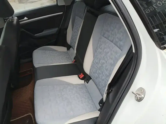 Volkswagen Lavida — Фото автомобиля 16