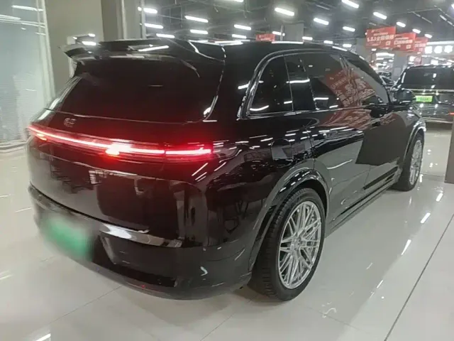 Li Auto L7 — Фото автомобиля 6