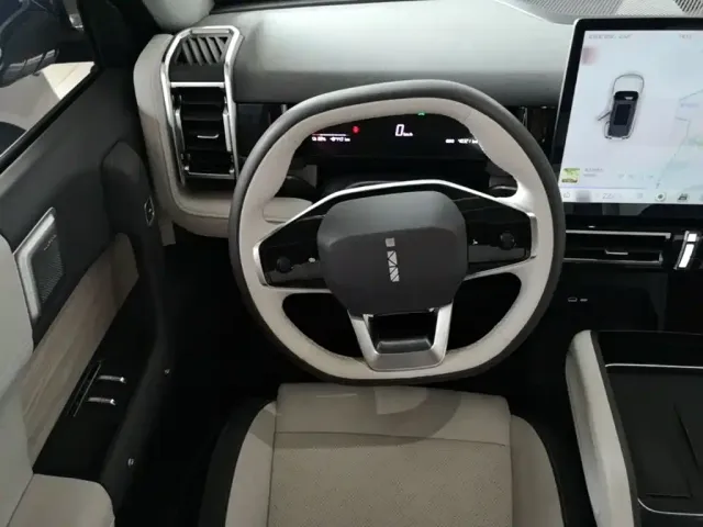 iCAR 03 — Фото автомобиля 10