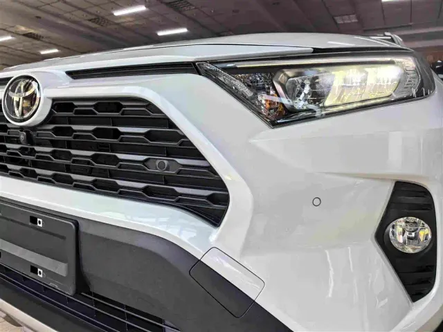 Toyota RAV4 — Фото автомобиля 17