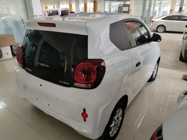 Roewe Clever — Фото автомобиля 6