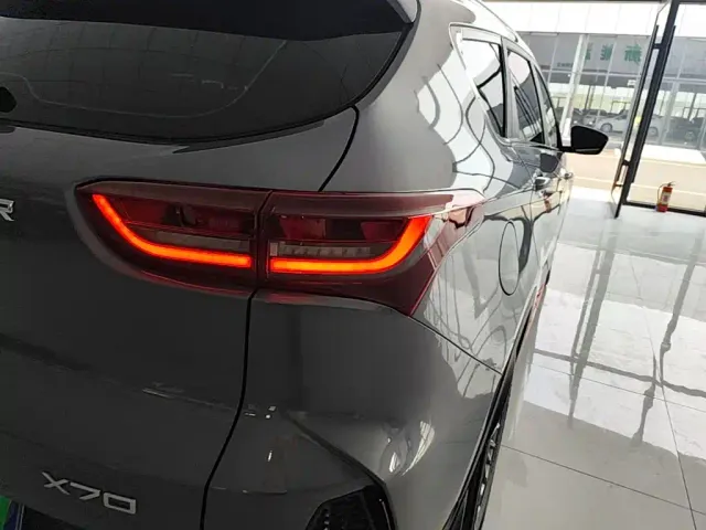 Jetour X70 — Фото автомобиля 7