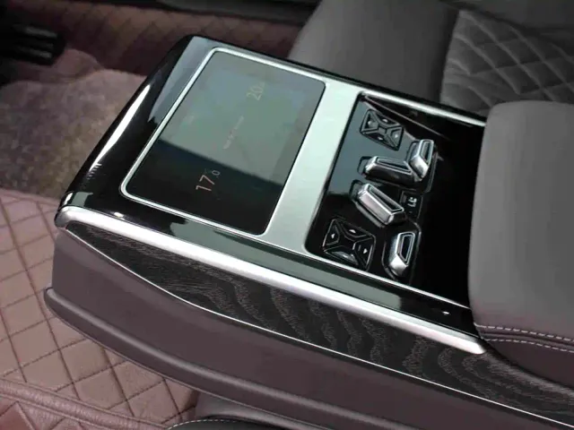Audi A8 — Фото автомобиля 10
