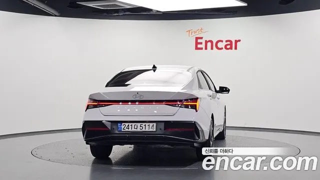 Hyundai Avante CN7 — Фото автомобиля 4