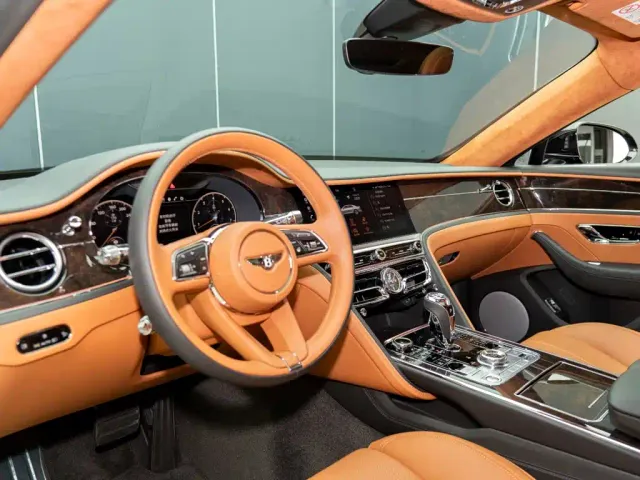 Bentley Flying Spur — Фото автомобиля 9