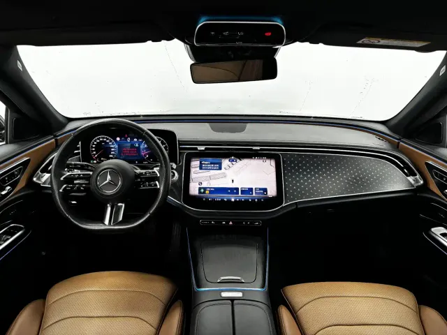 Mercedes-Benz E-Class — Фото автомобиля 12