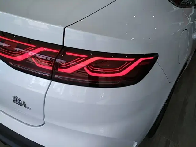 BYD Qin L — Фото автомобиля 7