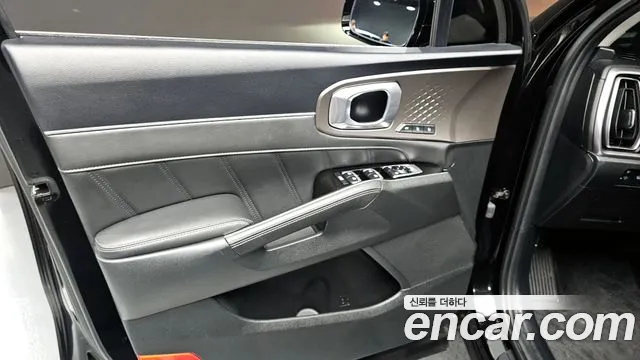 Kia Sorento Новый Sorento 4 поколение Бензин 2.5T 2WD — Фото автомобиля 29