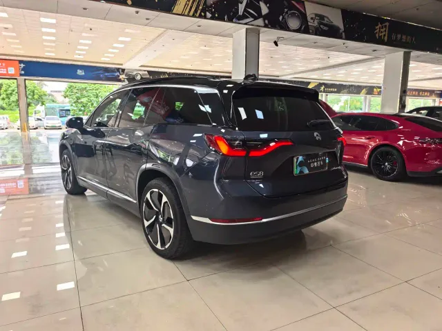 Nio ES8 — Фото автомобиля 14