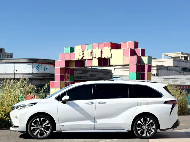 Toyota Granvia — Фото автомобиля 2