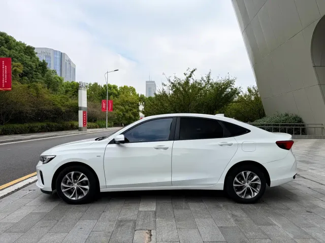 Buick Verano — Фото автомобиля 5