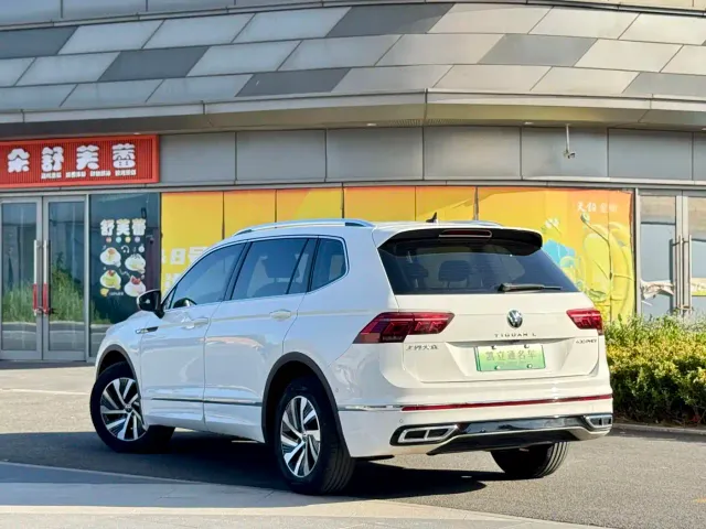 Volkswagen Tiguan L PHEV — Фото автомобиля 9