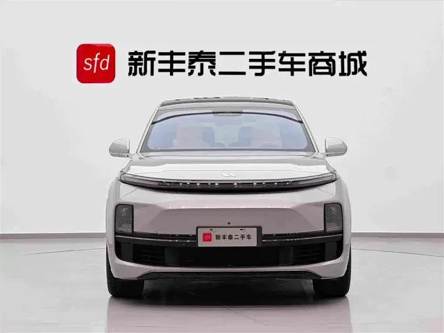 Li Auto L8 — Фото автомобиля 2