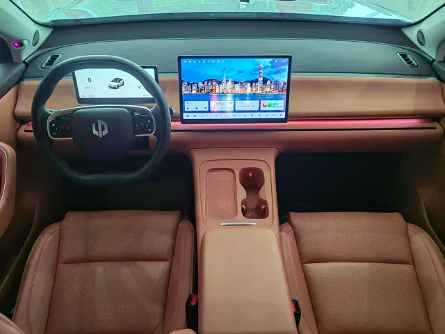 Leapmotor C10 — Фото автомобиля 7