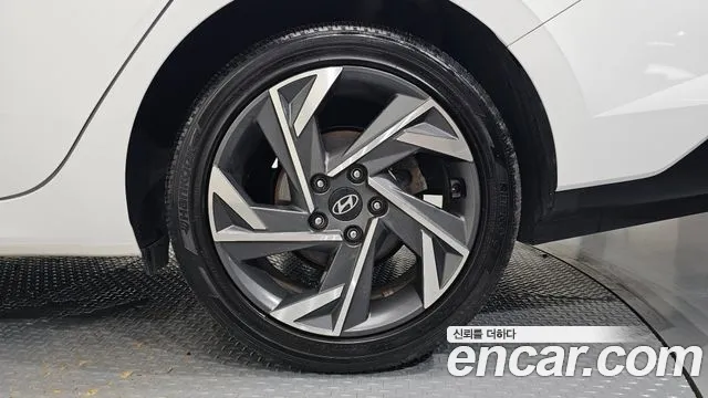 Hyundai AVANTE Новый Avante (CN7) — Фото автомобиля 7