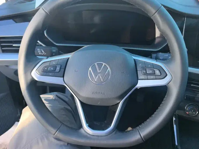 Volkswagen Passat — Фото автомобиля 15