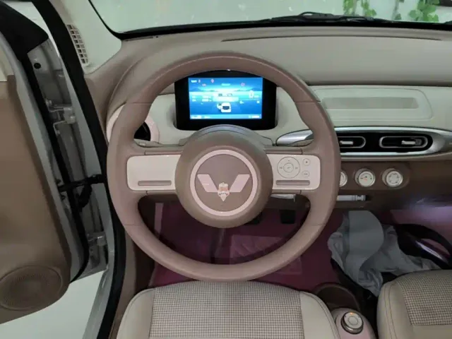 Wuling Hongguang Mini EV — Фото автомобиля 10