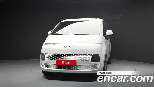 Hyundai Staria Staria 4WD Tourer 9 мест — Фото автомобиля 3