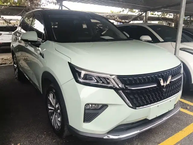 Wuling Asta — Фото автомобиля 3