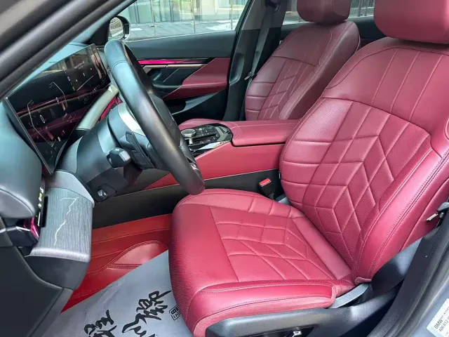 BMW 5 Series — Фото автомобиля 5